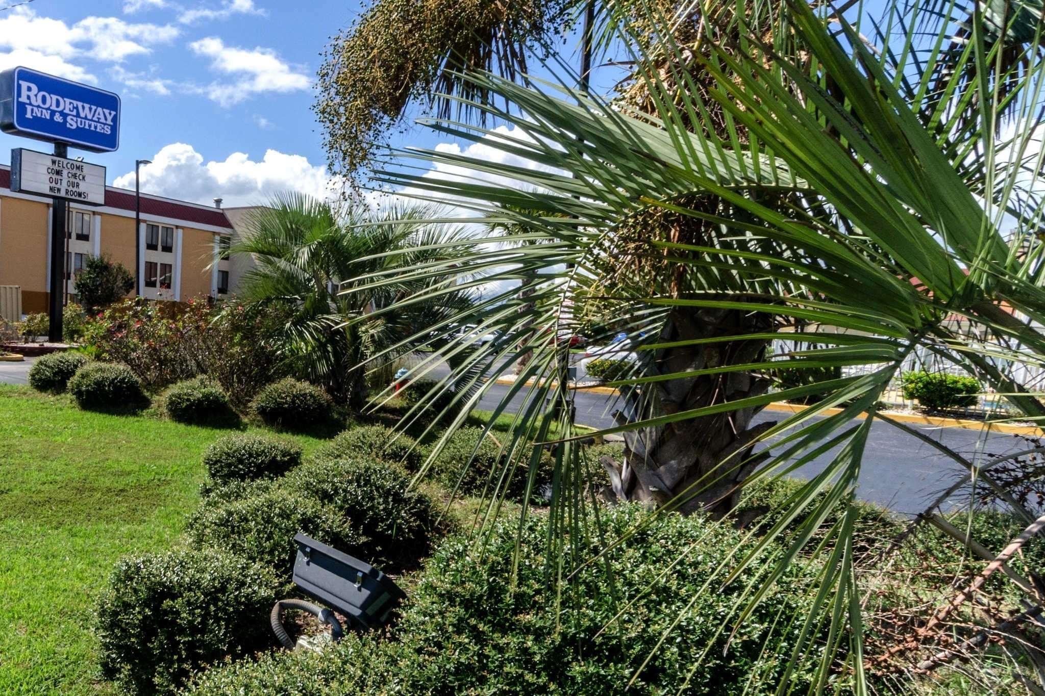 Rodeway Inn & Suites Jacksonville Near Camp Lejeune Buitenkant foto
